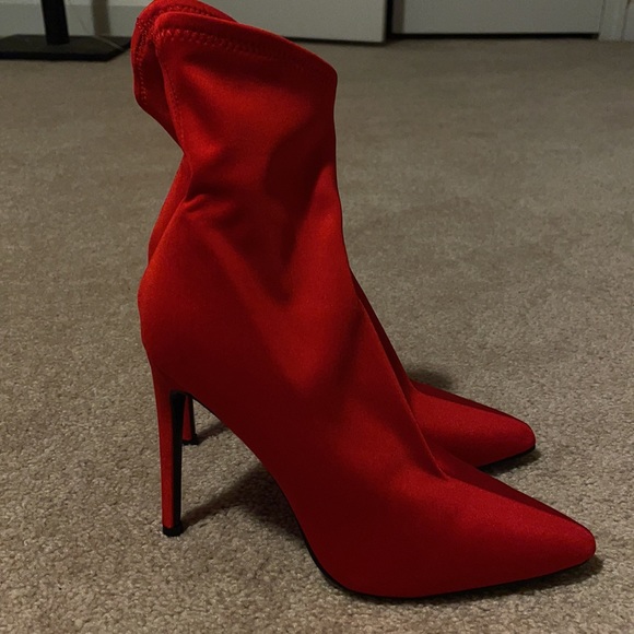 Steve Madden Red pointed booties - Picture 4 of 6